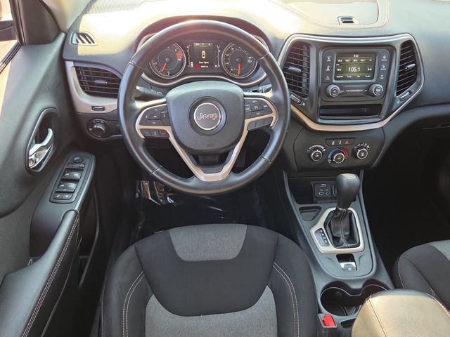 Used 2016 Jeep Cherokee Sport FWD image 14