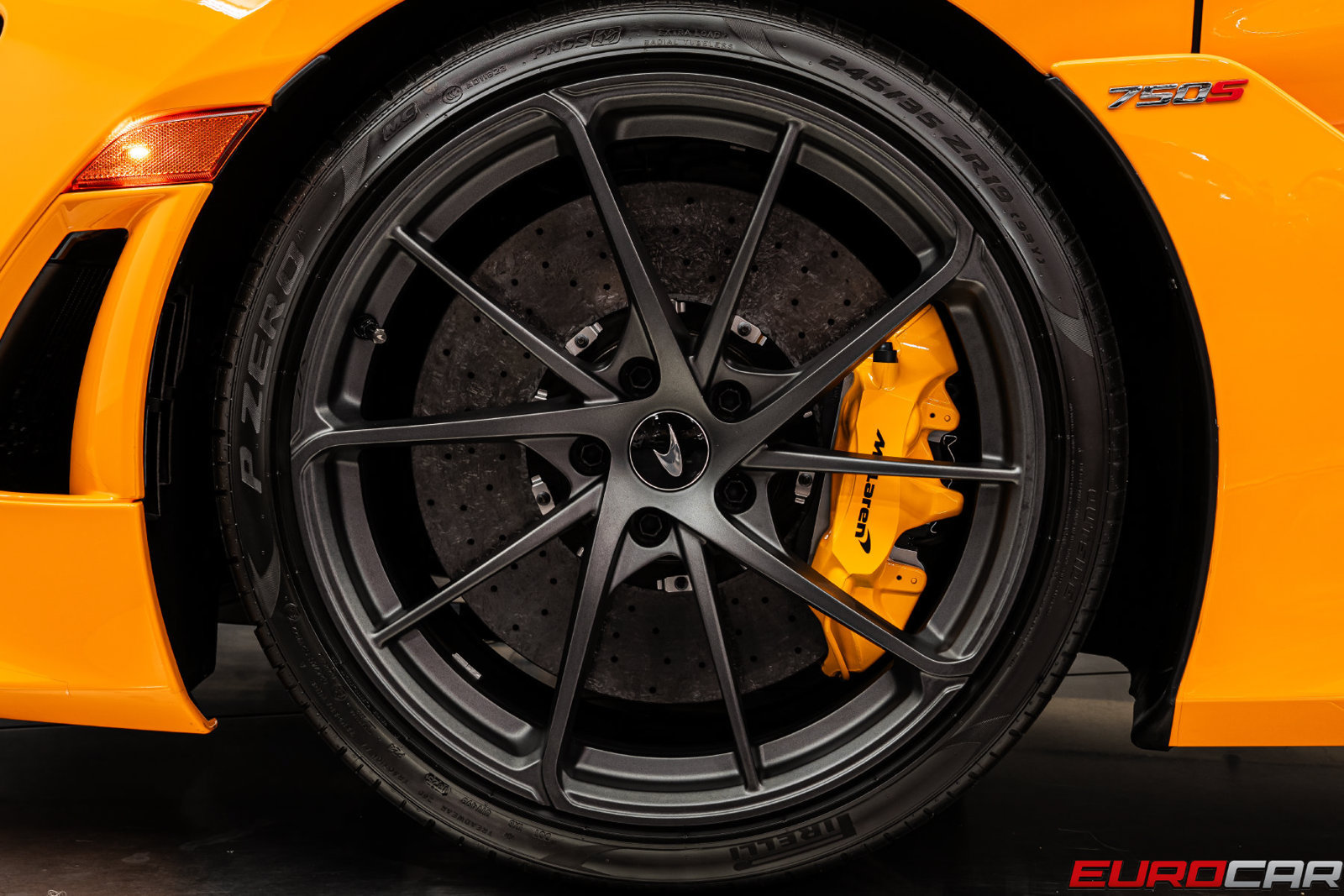 Used 2026 McLaren 750S Spider RWD image 25