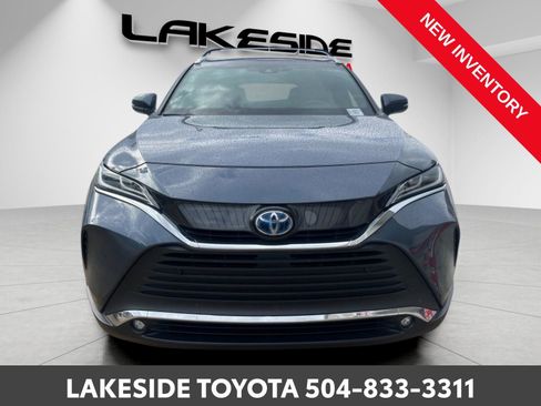 Certified 2023 Toyota Venza XLE image 10