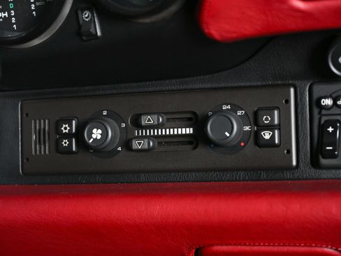 Used 1996 Porsche 911 Carrera image 18