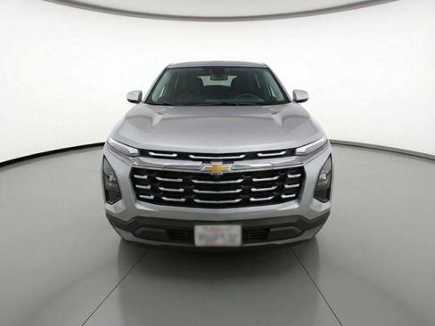 Used 2025 Chevrolet Equinox LT FWD image 2