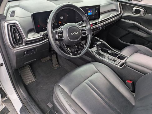 Used 2024 Kia Sorento S image 17