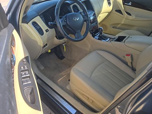 Used 2017 INFINITI QX50 AWD w/ Premium Plus Package image 3