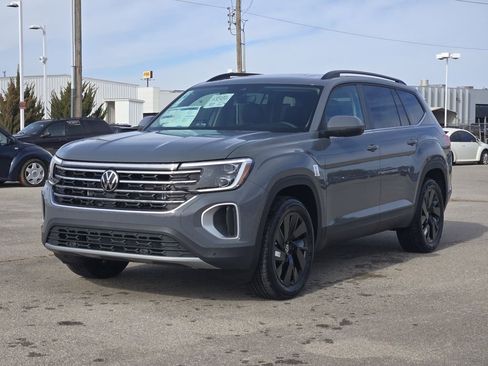 New 2026 Volkswagen Atlas SE AWD/4WD image 2