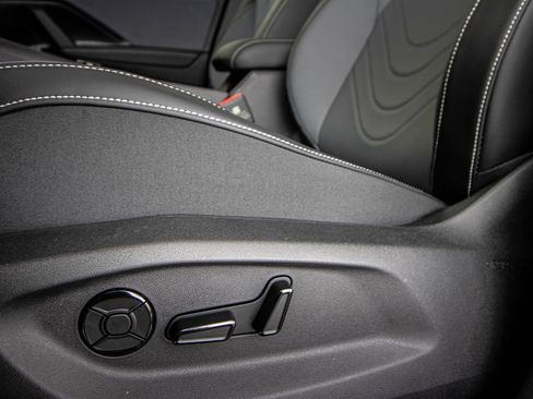 New 2026 Volkswagen Tiguan SE R-Line FWD image 24