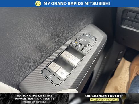 New 2026 Mitsubishi Outlander SE AWD/4WD image 30