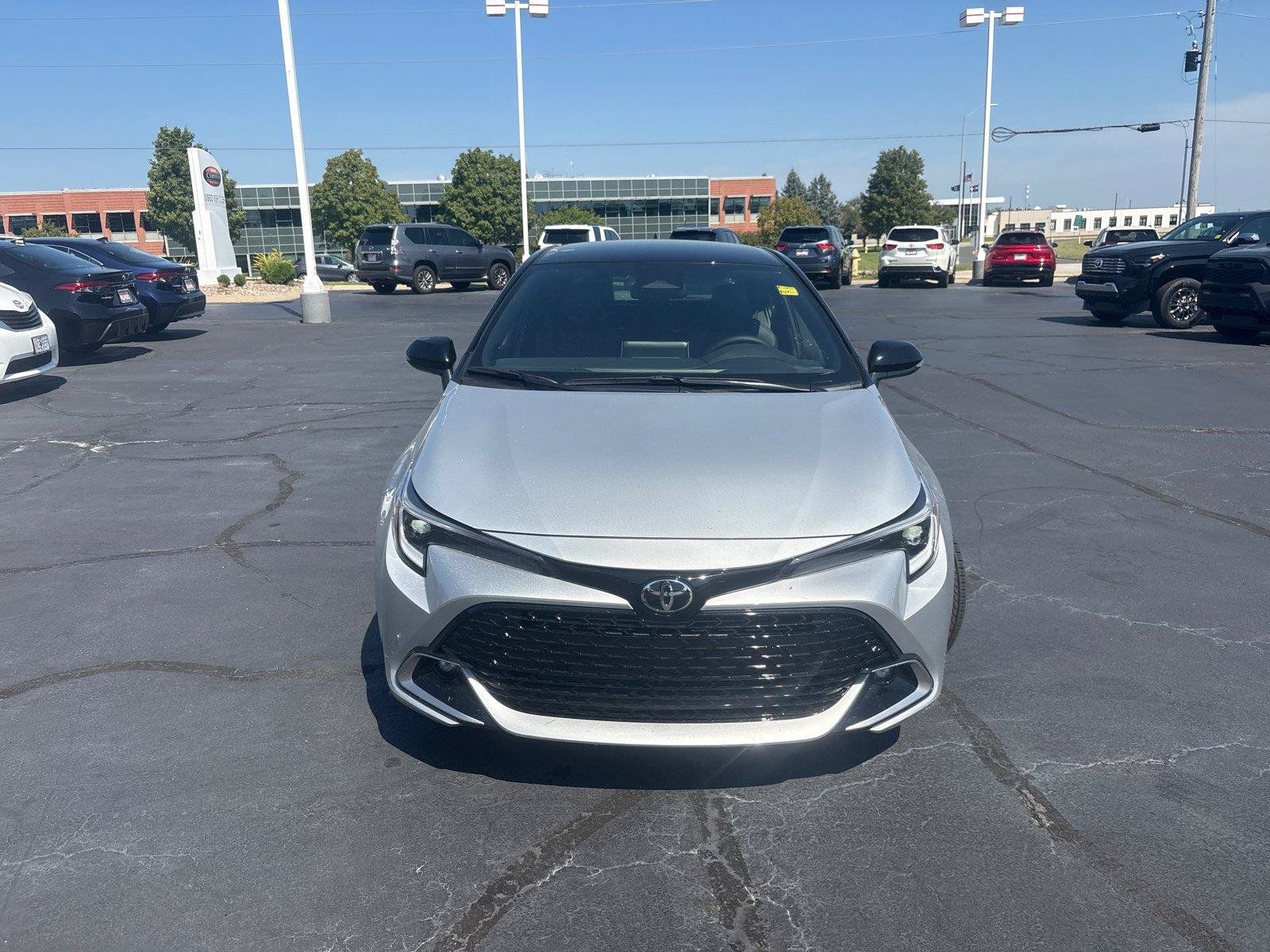 Used 2026 Toyota Corolla XSE FWD image 4
