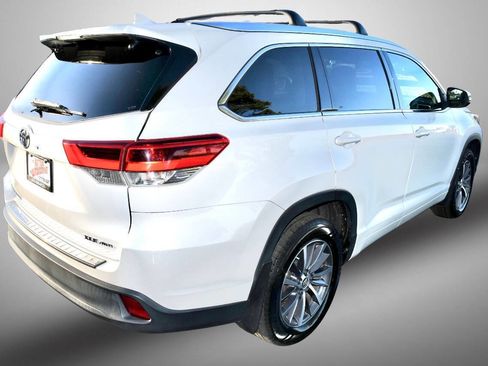 Used 2018 Toyota Highlander XLE image 7
