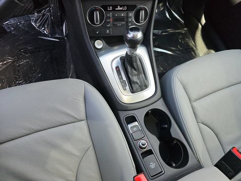Used 2018 Audi Q3 2.0T Premium w/ Convenience Package FWD image 31