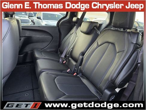 New 2026 Chrysler Pacifica Select w/ S Appearance Package FWD image 12