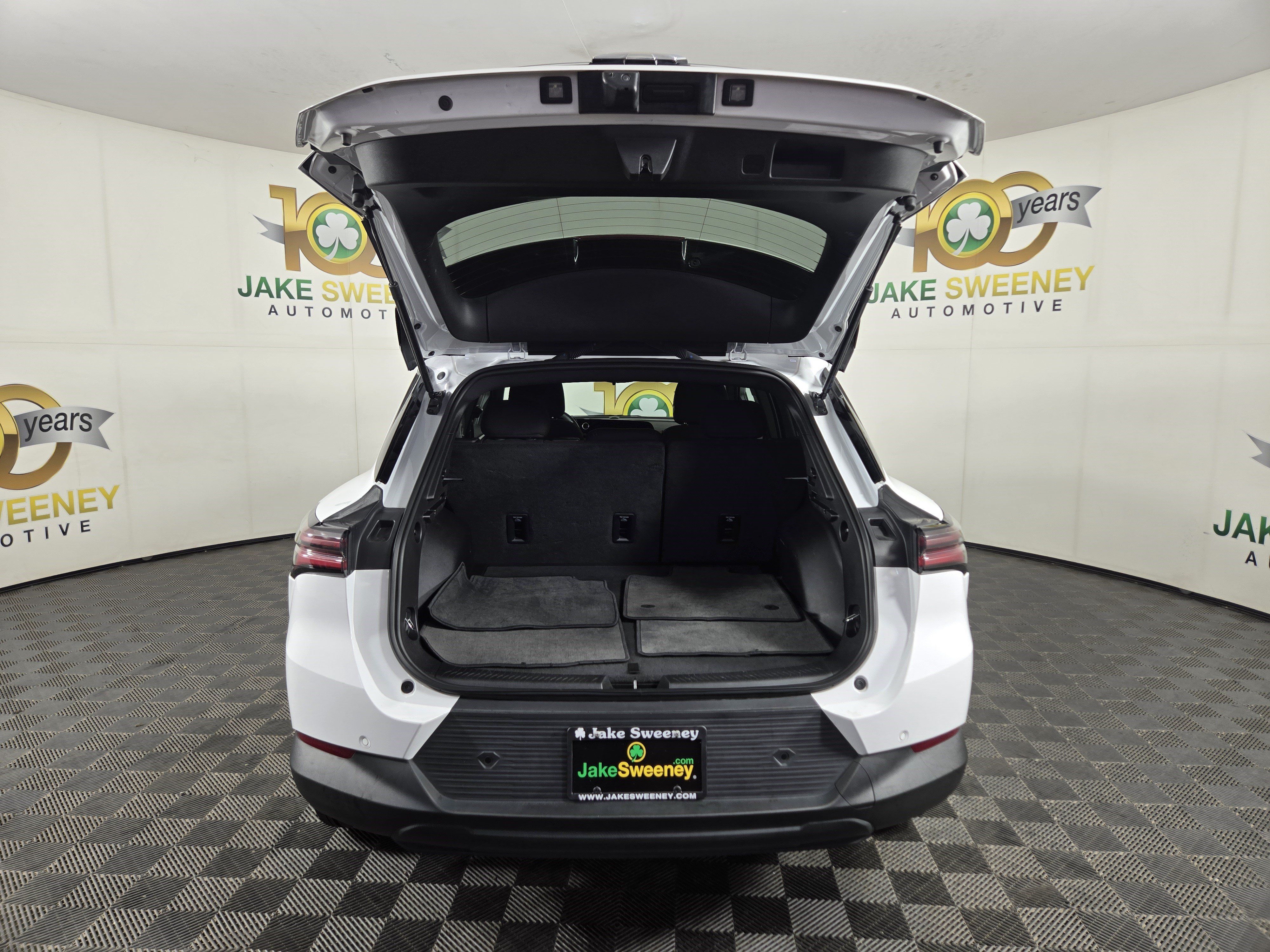 Certified 2025 Chevrolet Equinox EV LT FWD image 32