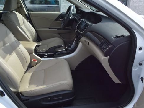 Used 2016 Honda Accord EX-L image 43