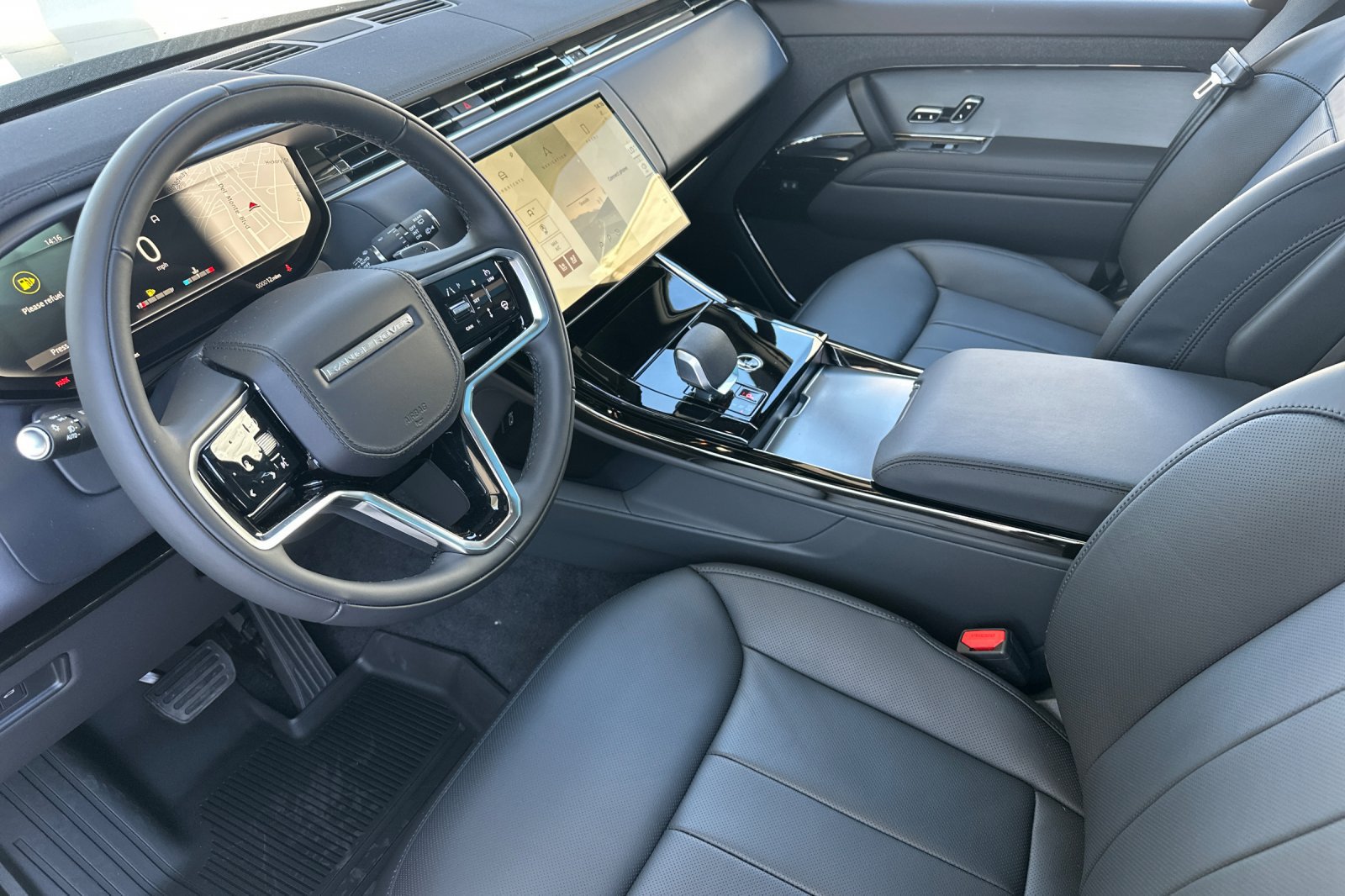 Used 2026 Land Rover Range Rover Sport SE AWD/4WD image 10