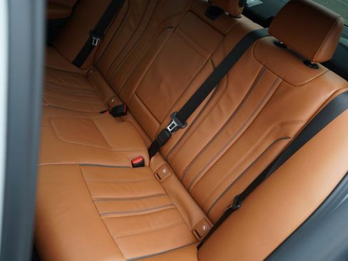 Used 2018 BMW 530e xDrive image 44