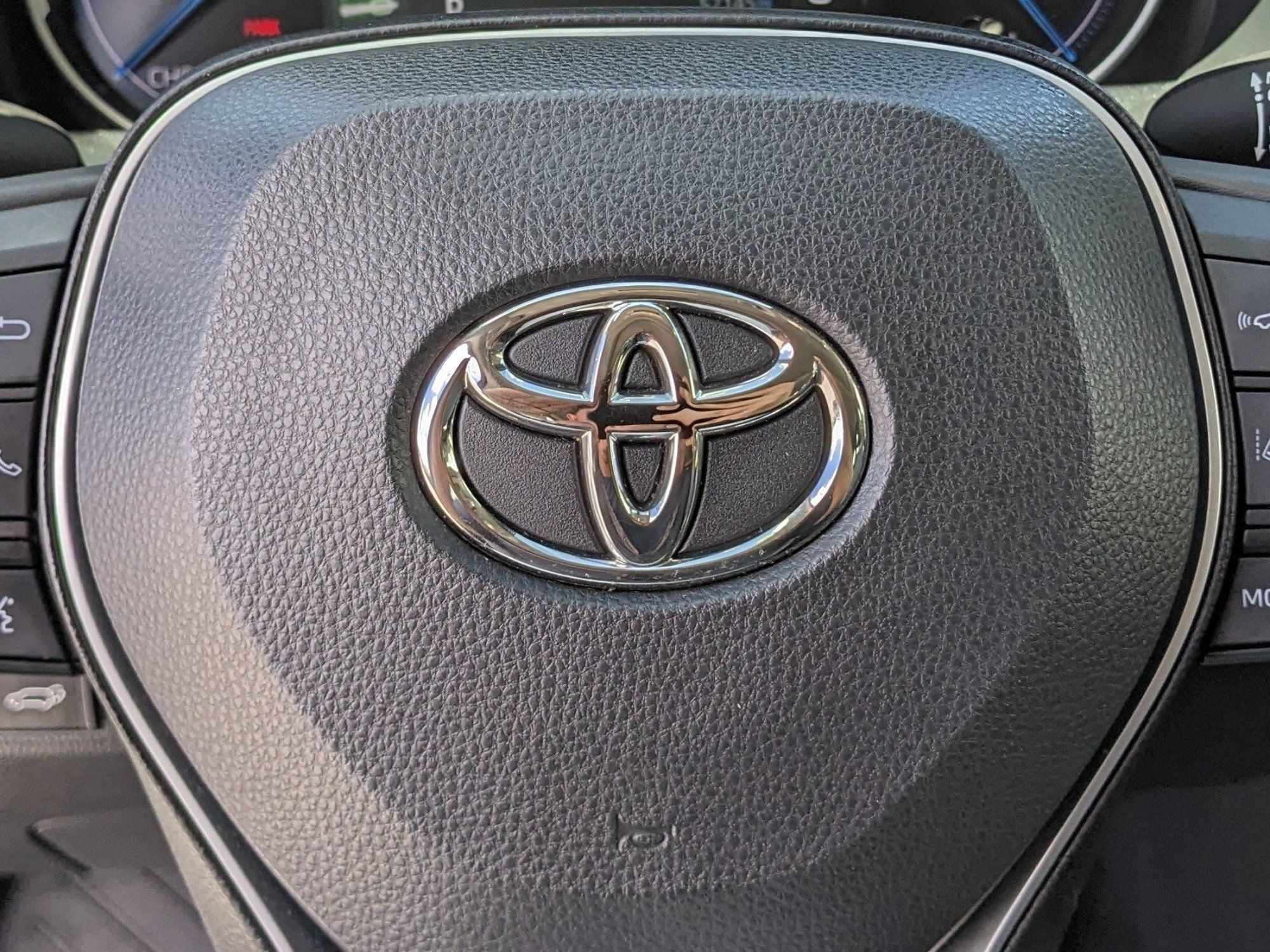 Used 2023 Toyota RAV4 XLE Premium AWD/4WD image 35