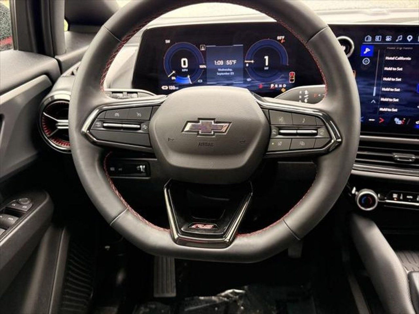 Used 2024 Chevrolet Equinox EV RS AWD/4WD image 25