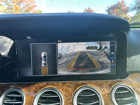 Used 2017 Mercedes-Benz E 300 image 18