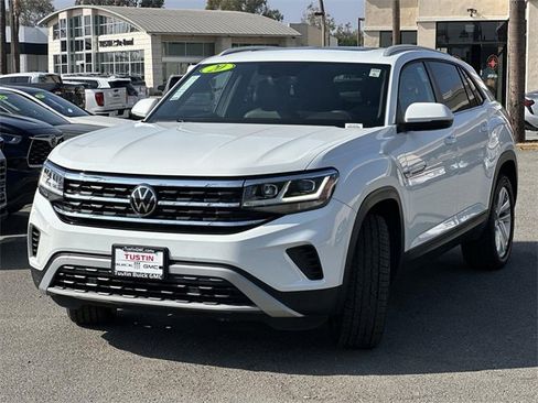 Used 2020 Volkswagen Atlas Cross Sport SE w/ Panoramic Sunroof Package image 8