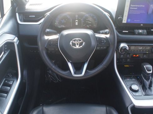 Used 2023 Toyota RAV4 XSE AWD/4WD image 5