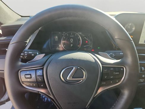 Used 2025 Lexus ES 350 w/ Premium Package image 20