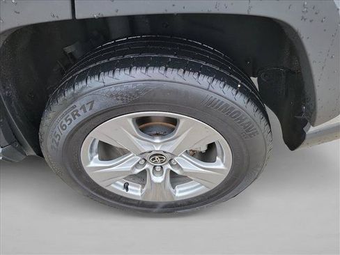 Used 2024 Toyota RAV4 XLE FWD image 12
