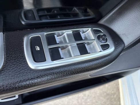 Used 2015 Jaguar XF Sport image 30