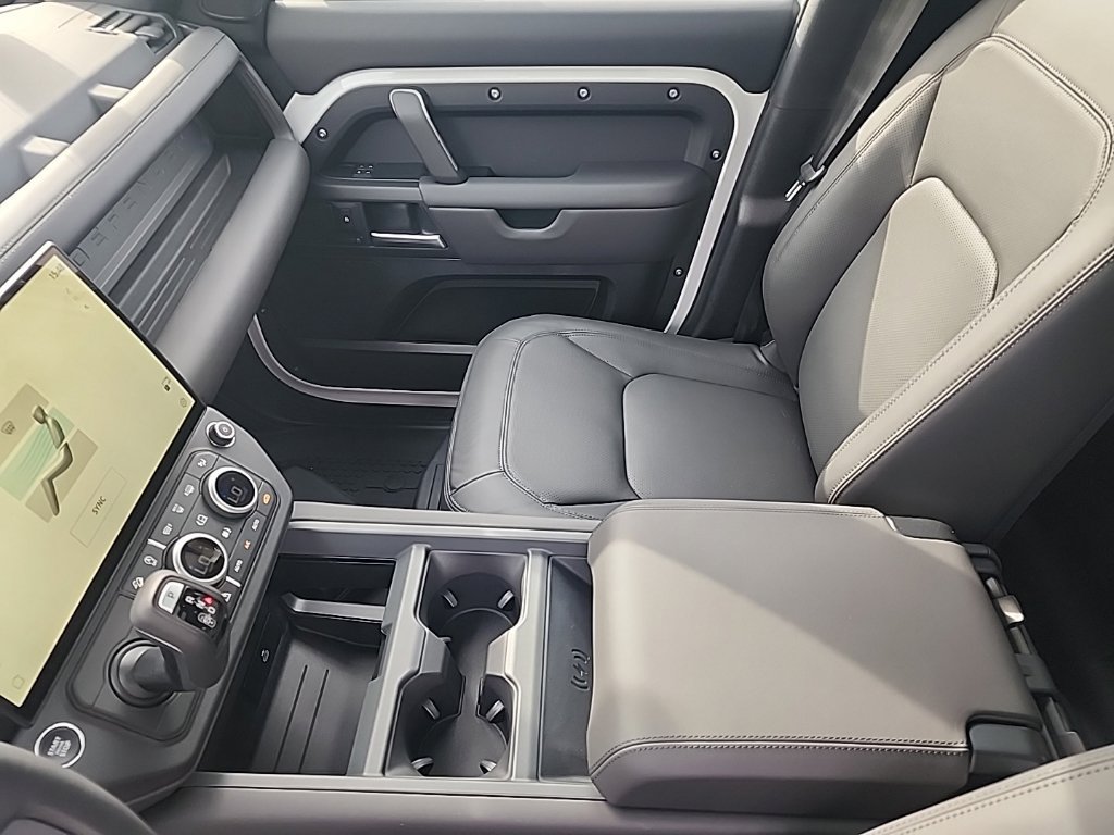 New 2026 Land Rover Defender 110 X-Dynamic SE AWD/4WD image 12