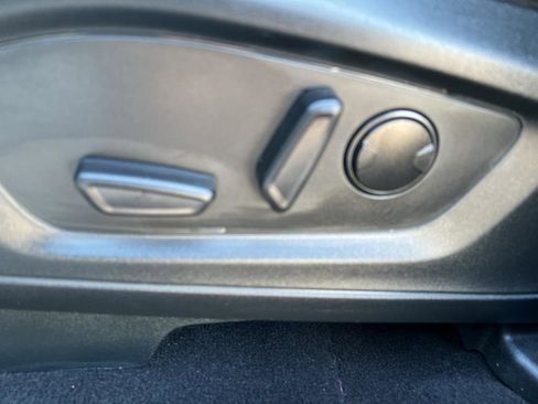 Used 2023 Ford Explorer XLT w/ Equipment Group 202A image 18