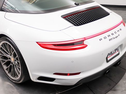 Used 2019 Porsche 911 Targa 4 AWD/4WD image 20