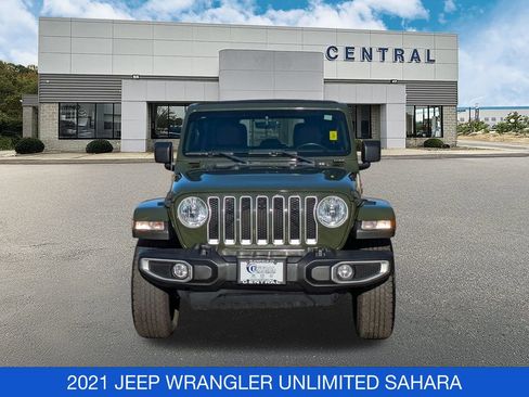 Used 2021 Jeep Wrangler Unlimited Sahara image 2