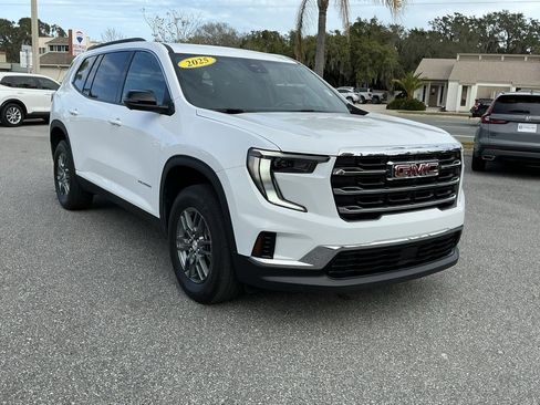 Used 2025 GMC Acadia Elevation image 11