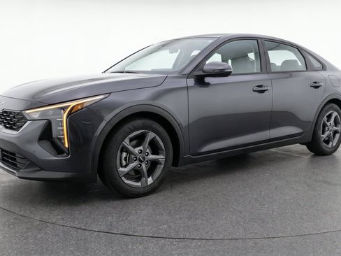 Used 2025 Kia K4 FWD image 3