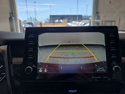 Used 2021 Toyota Camry XLE image 35