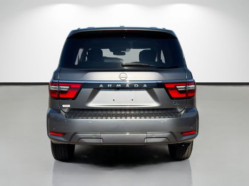 Used 2023 Nissan Armada SL w/ Captain's Chairs Package image 4