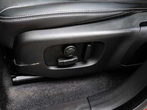 Used 2023 Land Rover Range Rover Velar R-Dynamic S image 34