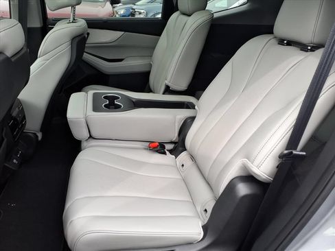 Used 2025 Acura MDX SH-AWD w/ Technology Package image 18