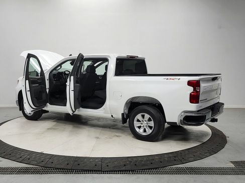 Used 2025 Chevrolet Silverado 1500 LT AWD/4WD image 13