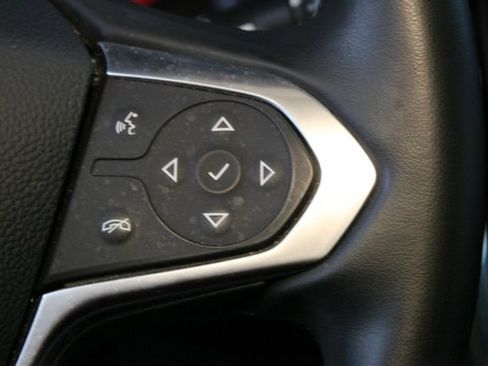 Used 2023 Chevrolet Traverse LT FWD image 23
