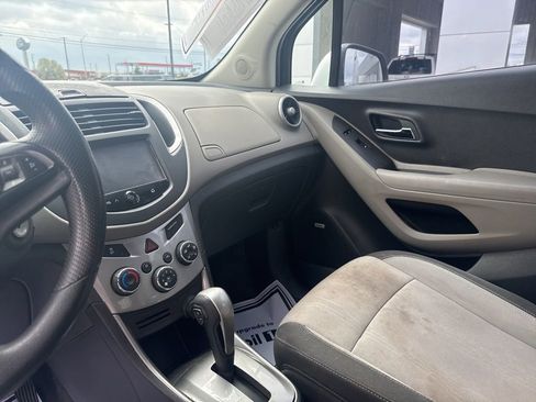 Used 2015 Chevrolet Trax LT w/ LT Sun and Sound Package image 11