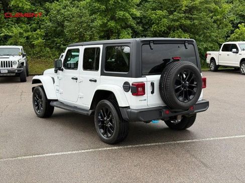 Used 2023 Jeep Wrangler Unlimited Sahara w/ Cold Weather Group AWD/4WD image 3