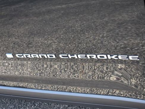 Used 2021 Jeep Grand Cherokee L Limited AWD/4WD image 12