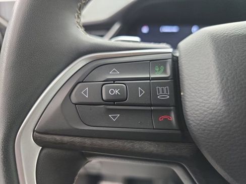 Used 2023 Jeep Grand Cherokee Limited image 39