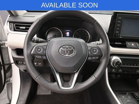 Used 2021 Toyota RAV4 XLE Premium AWD/4WD image 17