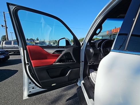 Used 2022 Lexus LX 600 F Sport image 15