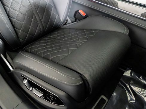 Used 2025 Audi S8 image 31