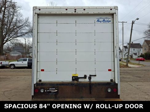 Used 2015 Ford E-350 and Econoline 350 Super Duty image 4