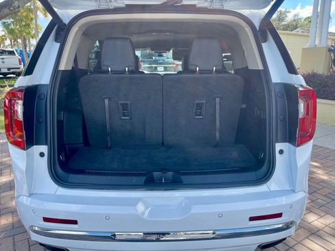 Used 2021 GMC Acadia Denali w/ Denali Technology Package image 5