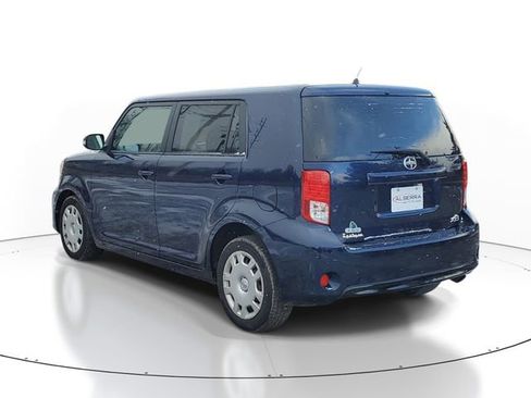 Used 2015 Scion xB image 3