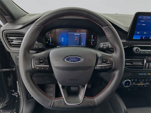 Used 2025 Ford Escape ST-Line Select image 17
