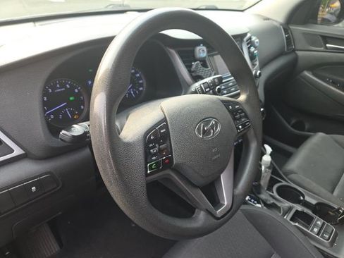 Used 2017 Hyundai Tucson SE w/ SE Popular Package 02 AWD/4WD image 3